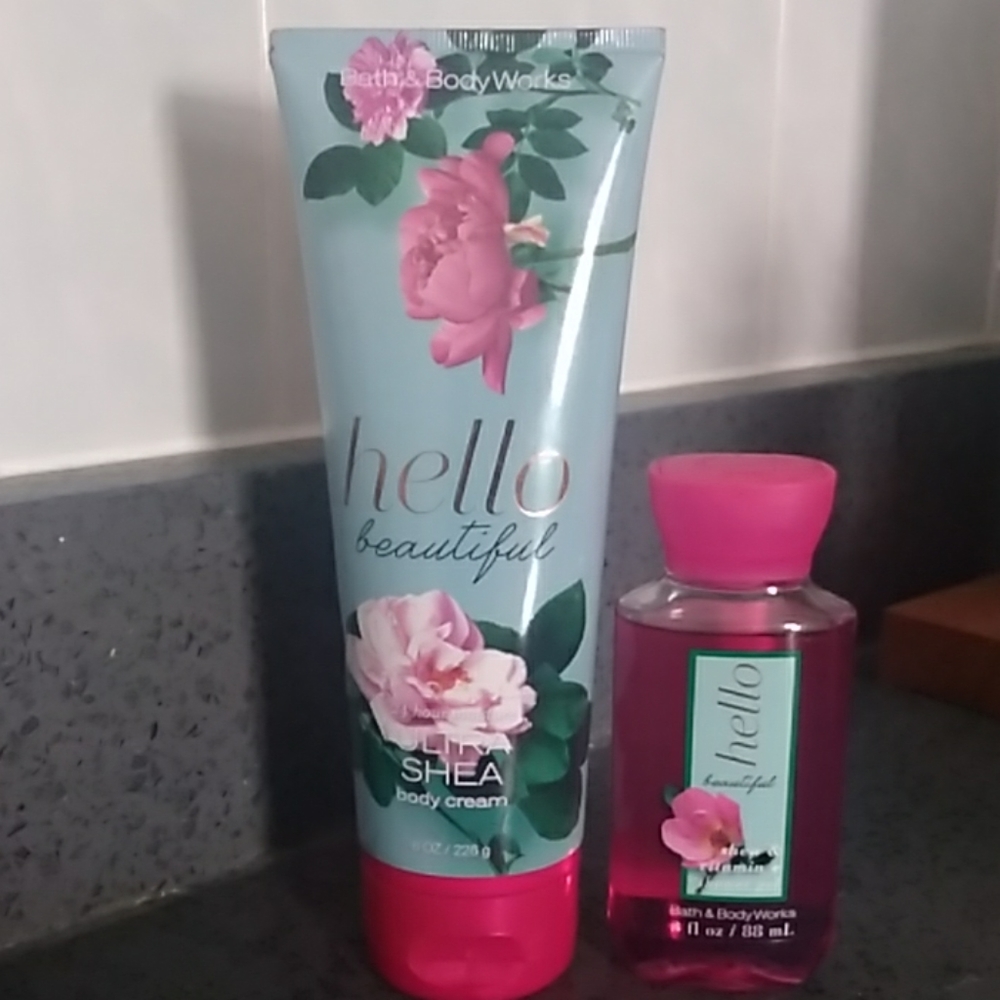 Bath & Body Works Set: Hello Beautiful